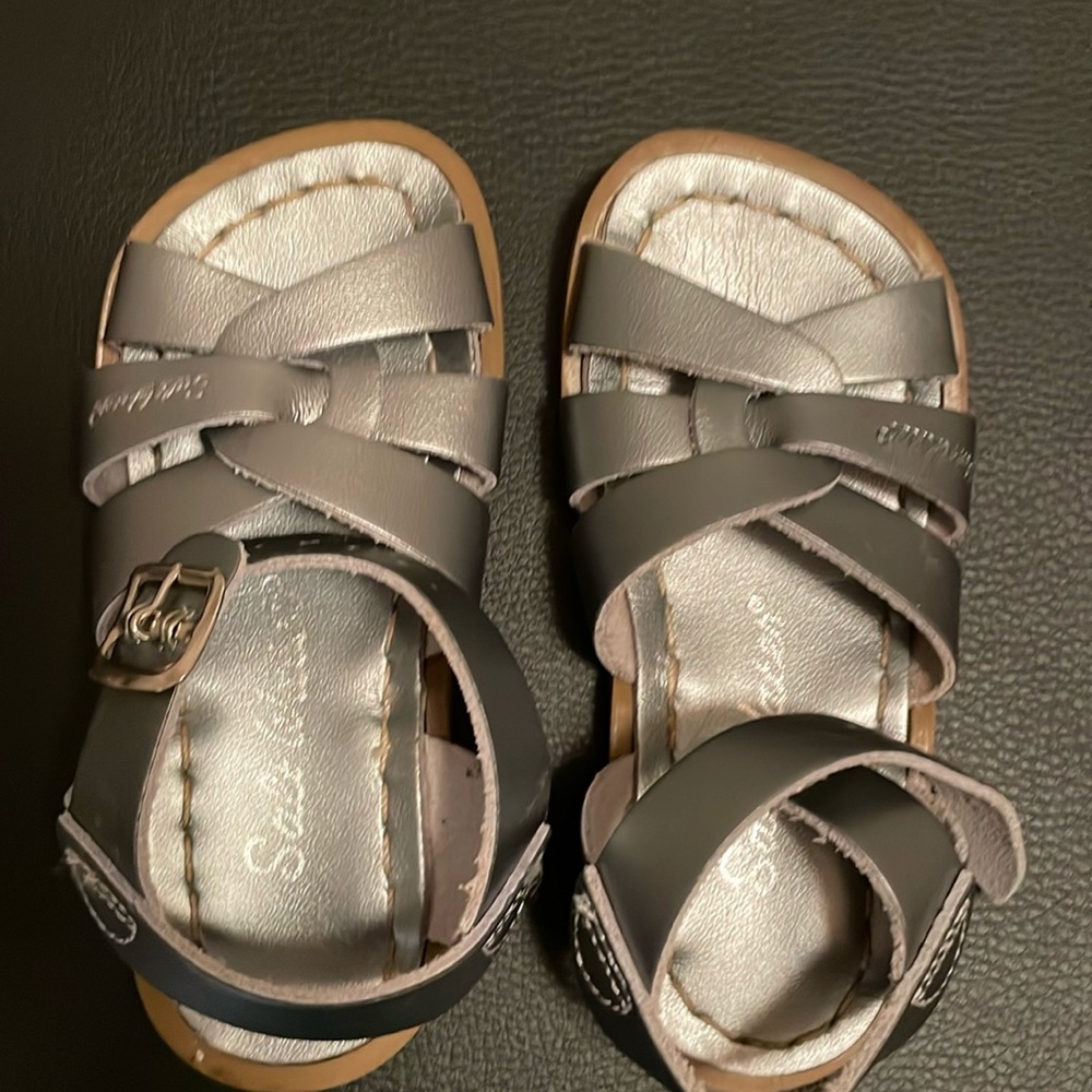 Saltwater Sandals by Hoy child/toddler size 7